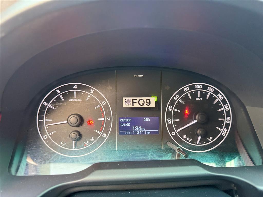TOYOTA INNOVA 2.0E