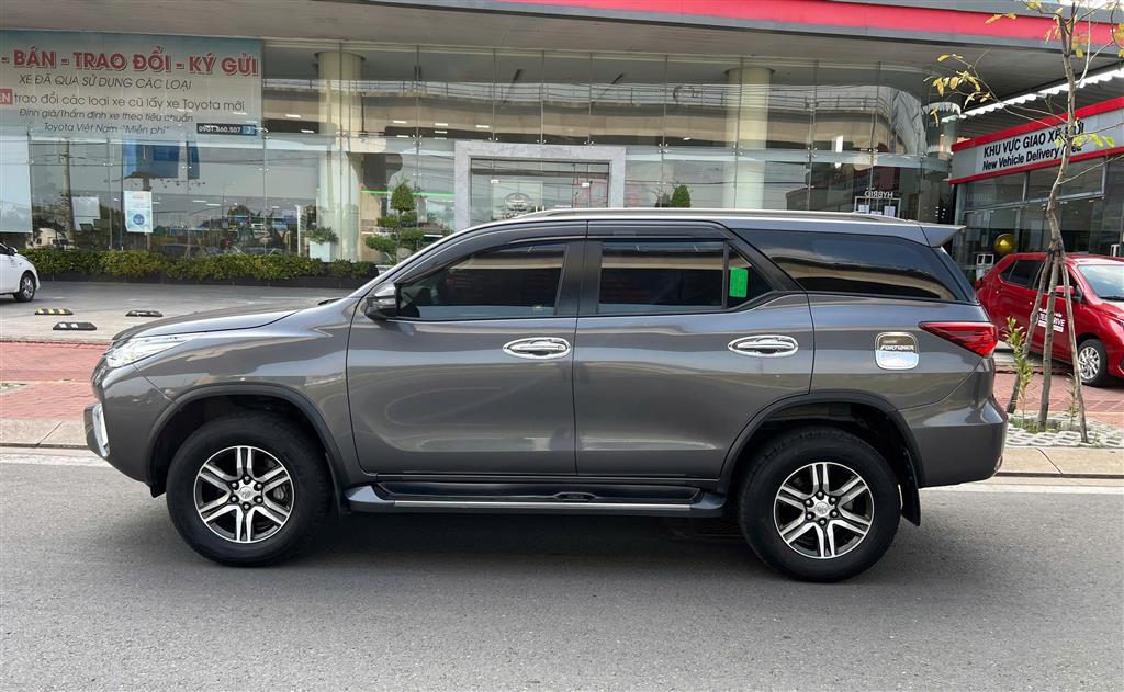 FORTUNER 2.4G AT 4X2