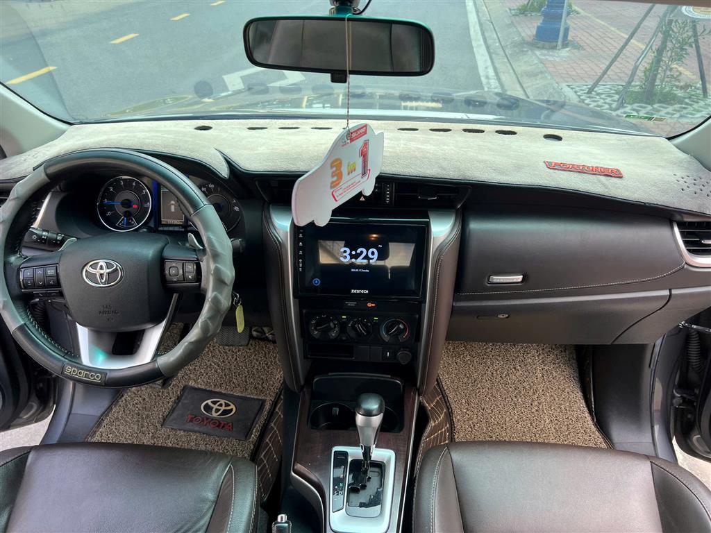 FORTUNER 2.4G AT 4X2