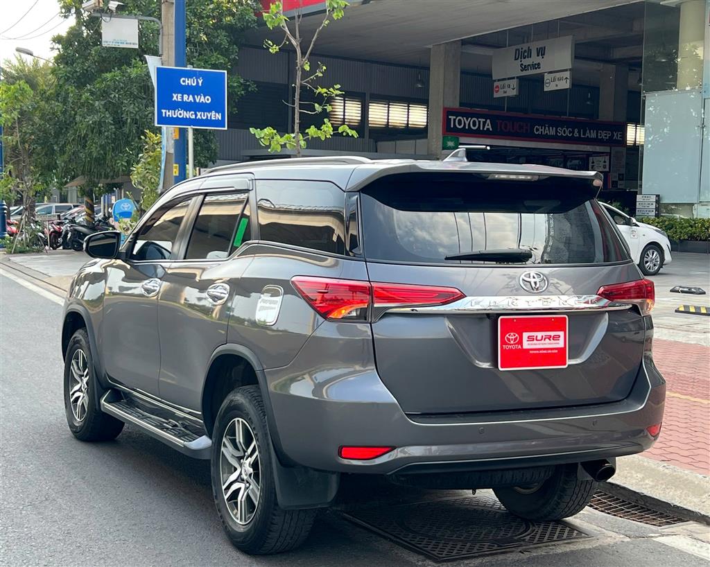 FORTUNER 2.4G AT 4X2