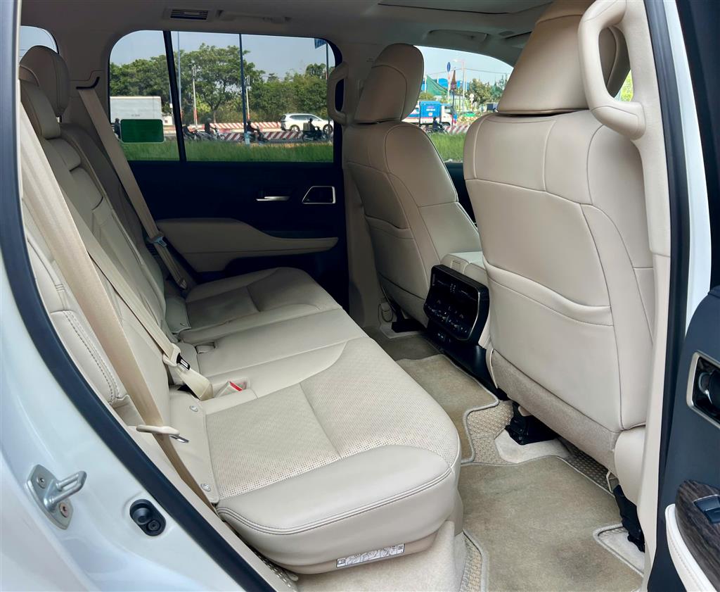 LAND CRUISER 300 VX.R