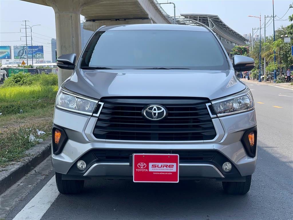 TOYOTA INNOVA 2.0E