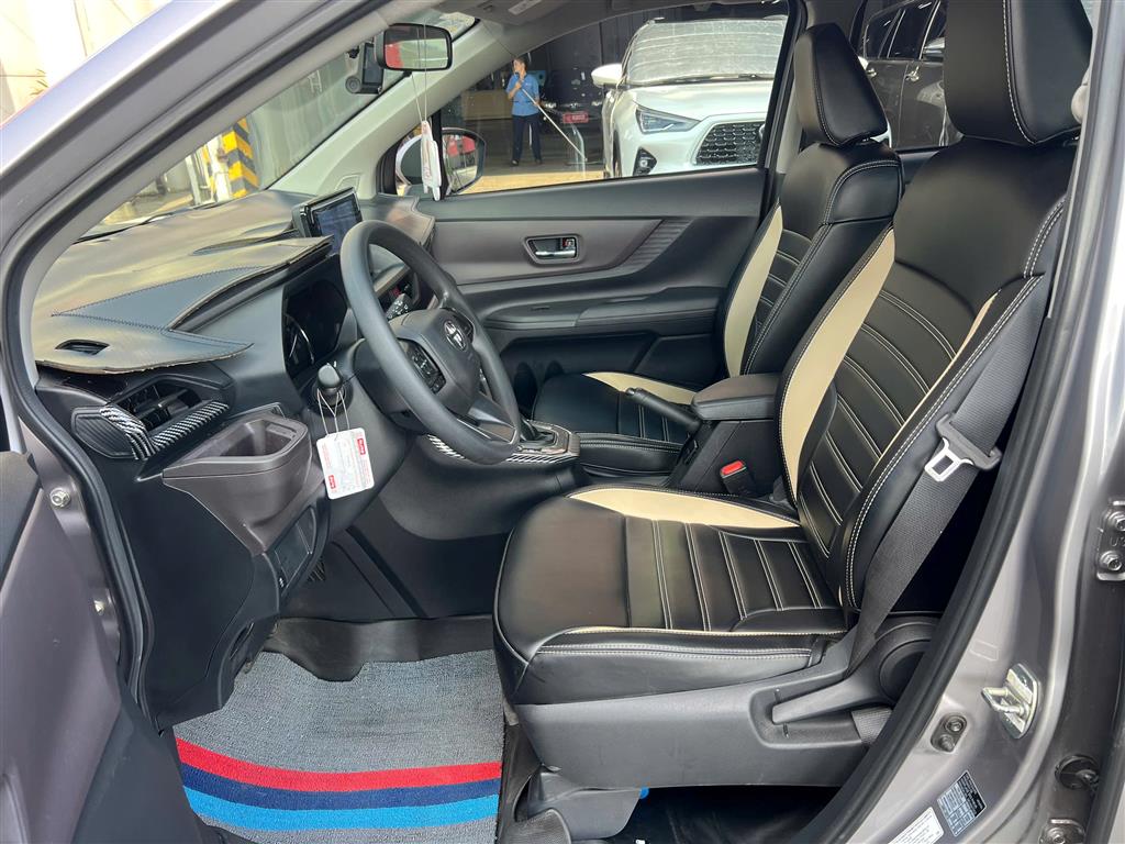 TOYOTA AVANZA 1.5AT