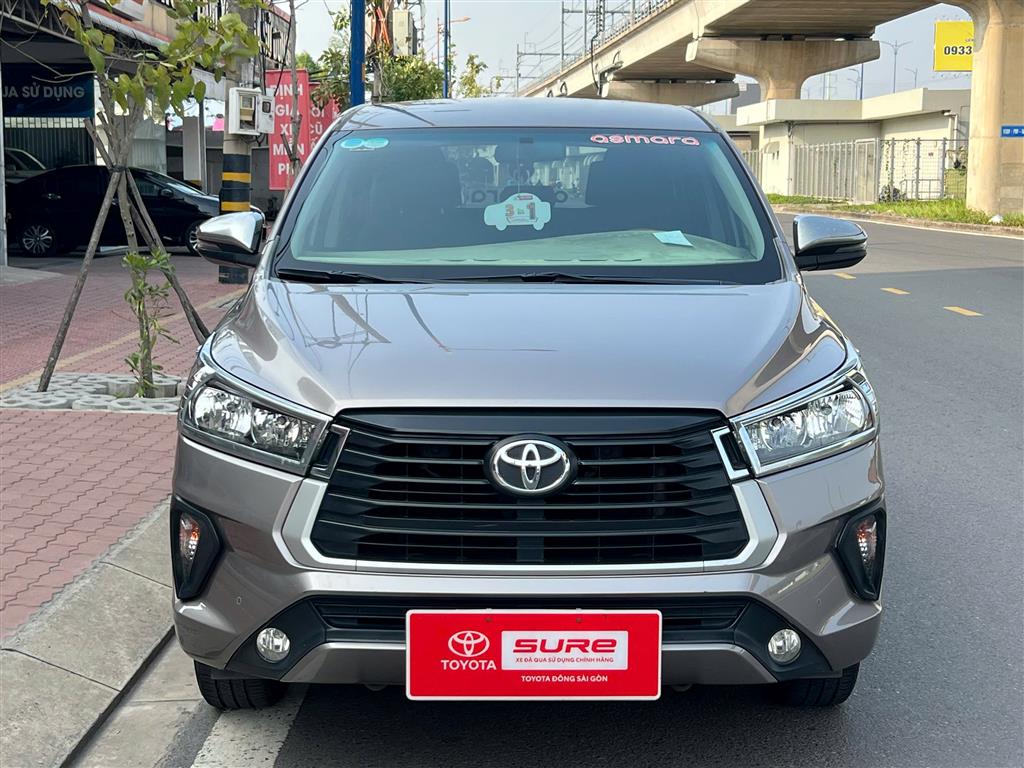 TOYOTA INNOVA 2.0E