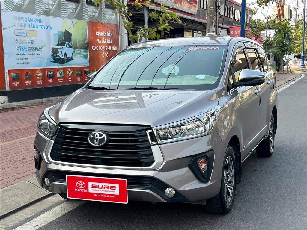 TOYOTA INNOVA 2.0E