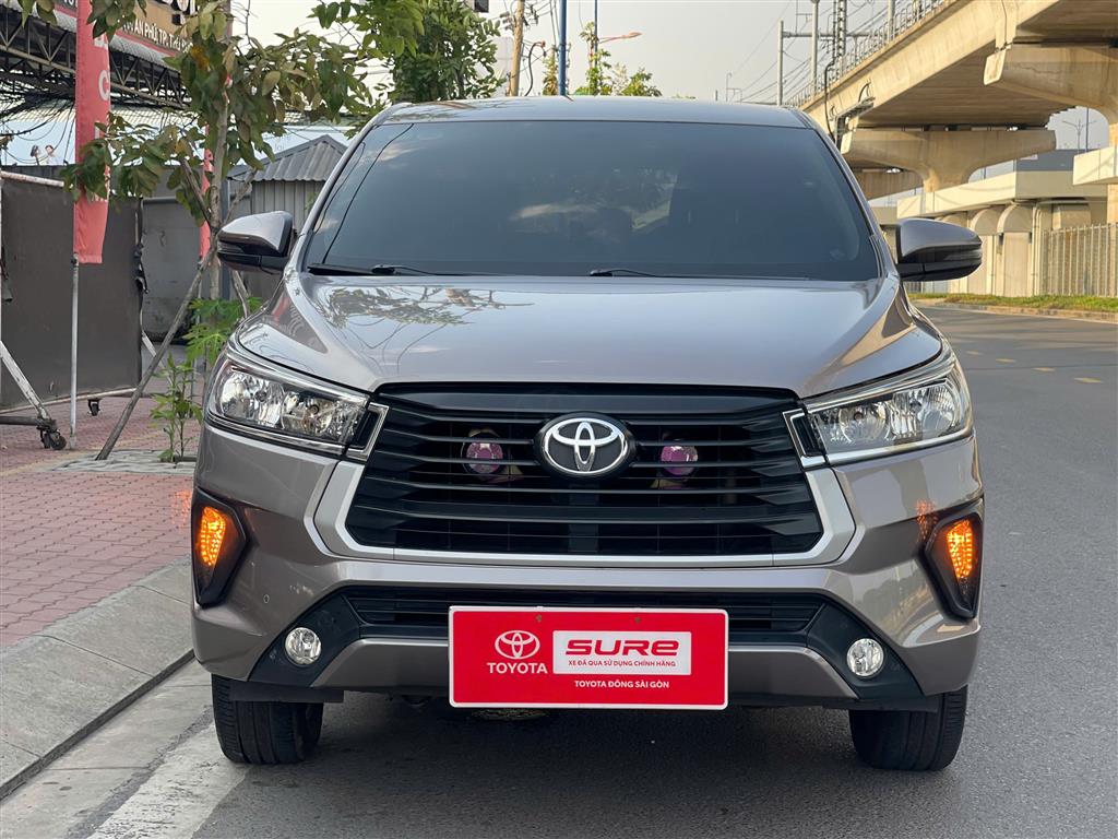 TOYOTA INNOVA 2.0E