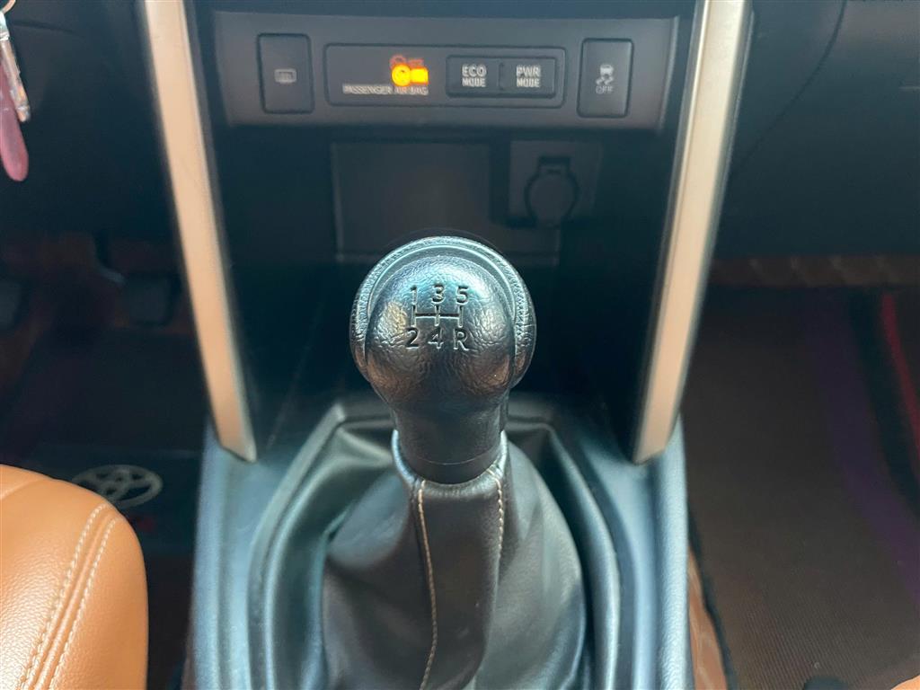 TOYOTA INNOVA 2.0E