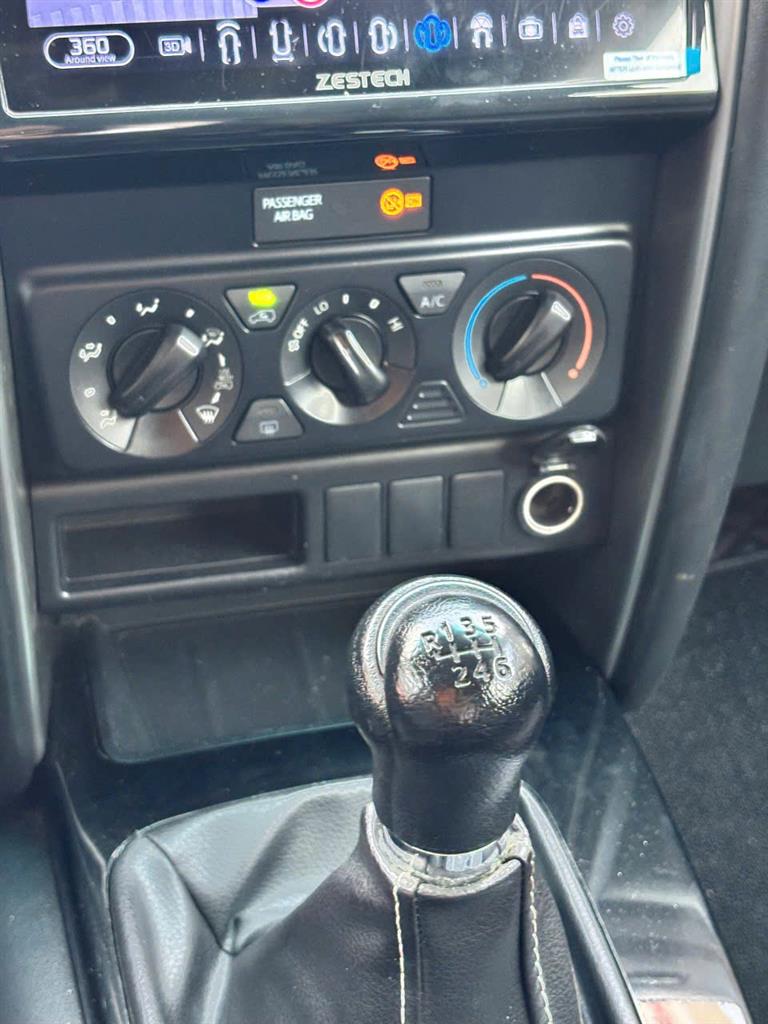 TOYOTA FORTUNER 2.4MT
