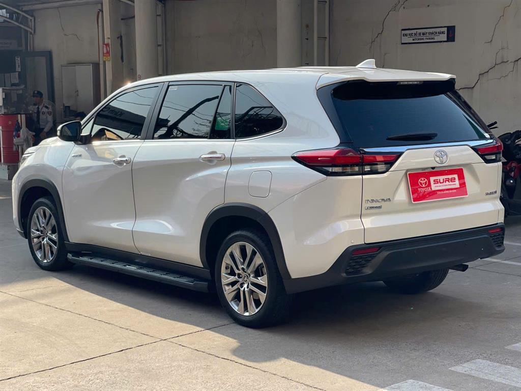 Innova Cross 2.0 HEV